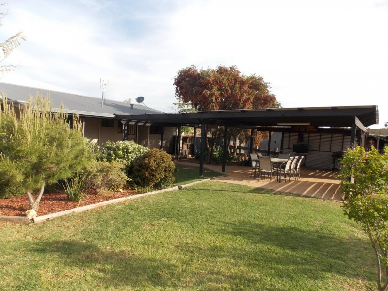 37 Bleechmore Road, Parkes NSW 2870