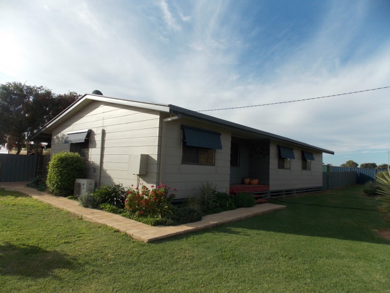 37 Bleechmore Road, Parkes NSW 2870
