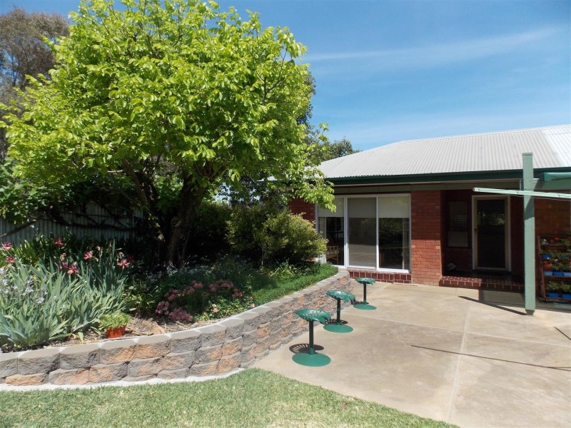 24 Wentworth Street, Parkes NSW 2870