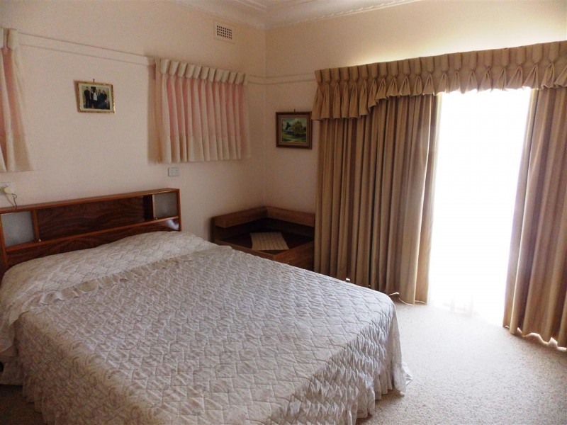 24 Wentworth Street, Parkes NSW 2870