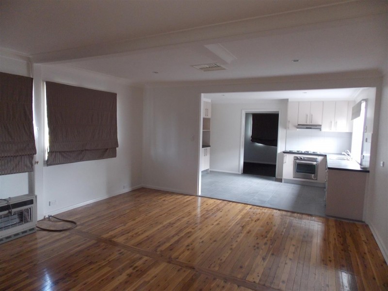 11 Kookaburra Street, Parkes NSW 2870