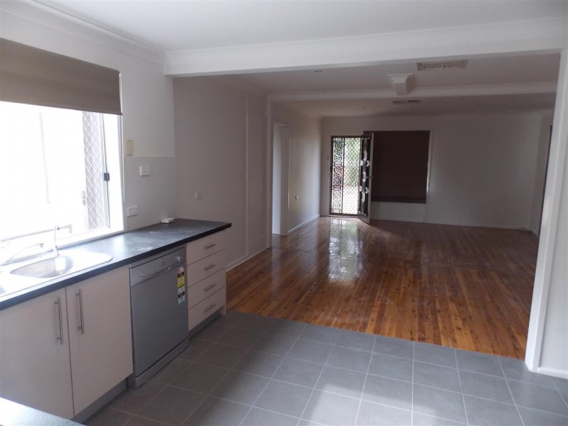 11 Kookaburra Street, Parkes NSW 2870