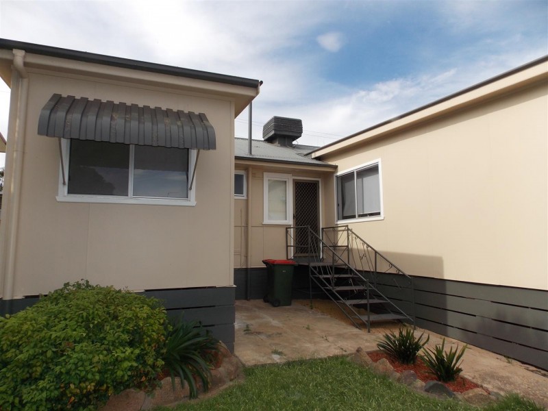 11 Kookaburra Street, Parkes NSW 2870