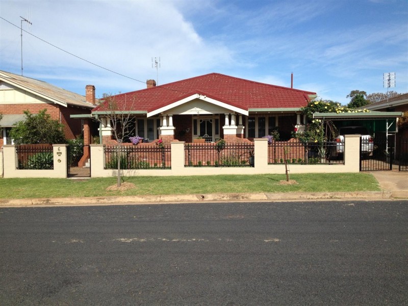 6 Metcalfe Street, Parkes NSW 2870