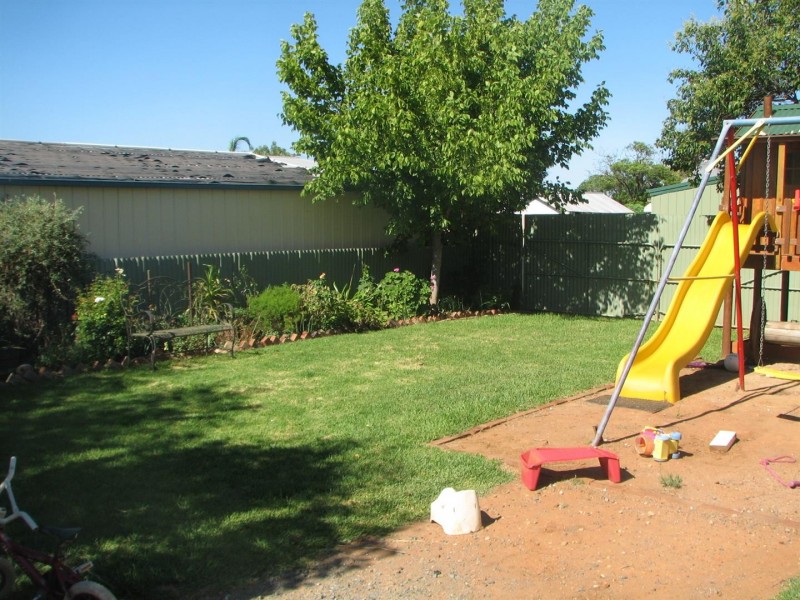 6 Metcalfe Street, Parkes NSW 2870