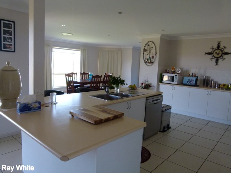 9 Bob Acheson Ave, Forbes NSW 2871