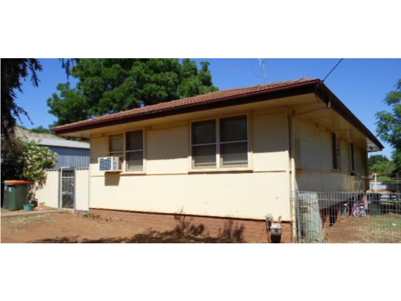 18 Fisher Street, Parkes NSW 2870