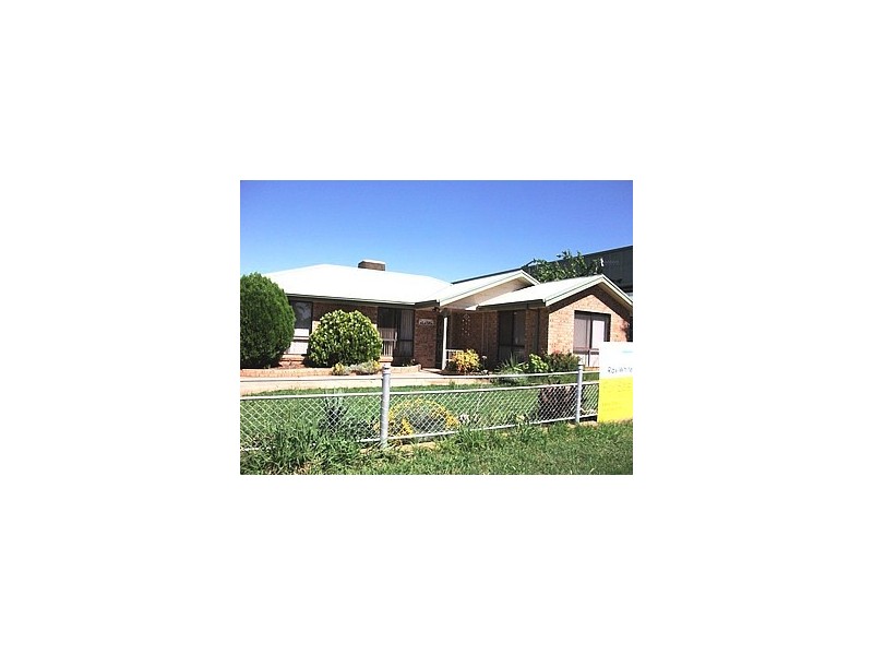 18 Gordon Street, Condobolin NSW 2877