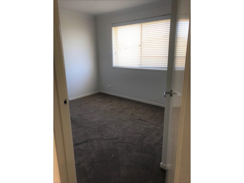 8 Rosewood Avenue, Parkes NSW 2870