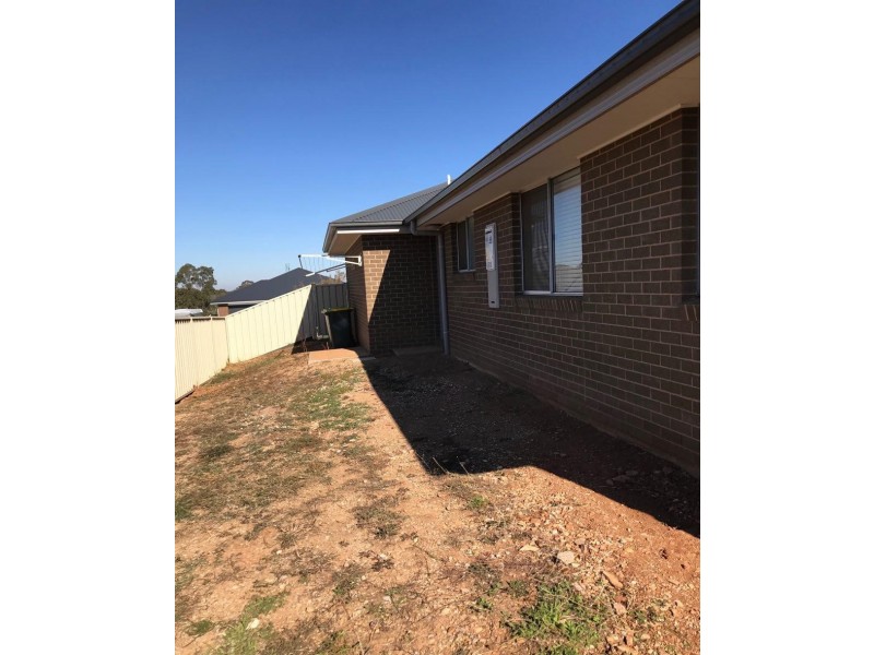 8 Rosewood Avenue, Parkes NSW 2870
