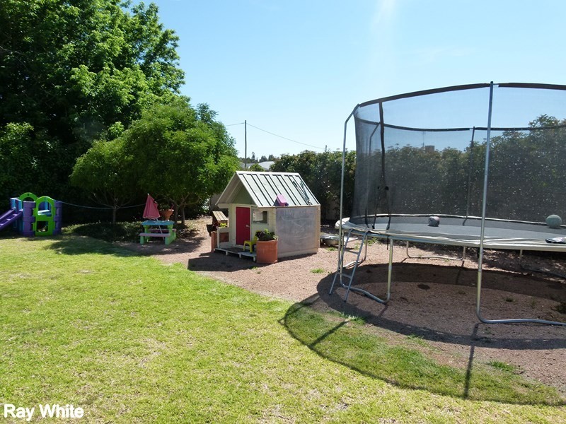 15 Powter Street, Forbes NSW 2871