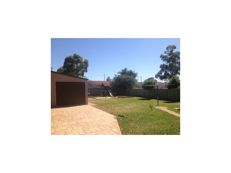 54 Best, Parkes NSW 2870