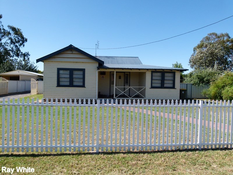 11 Thomson Street, Forbes NSW 2871