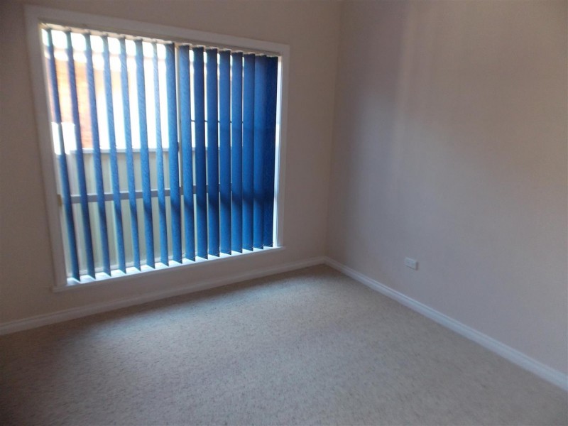 42 Ebelina Crescent, Parkes NSW 2870