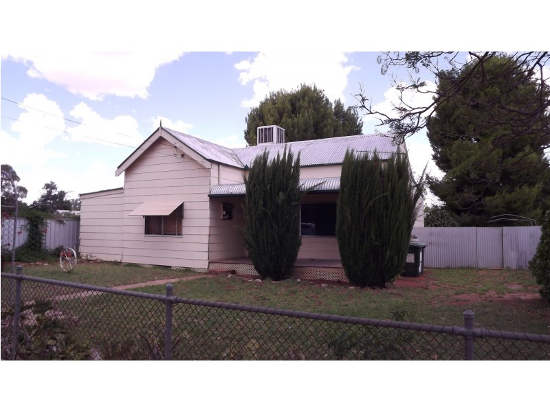104 Molong St, Condobolin NSW 2877