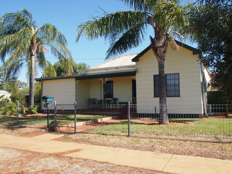 2 Mahonga St, Condobolin NSW 2877