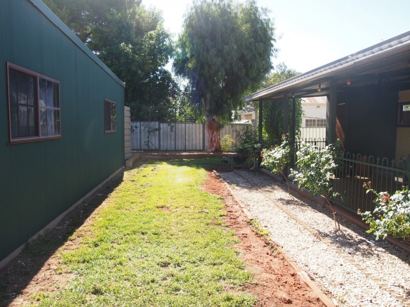 2 Mahonga St, Condobolin NSW 2877