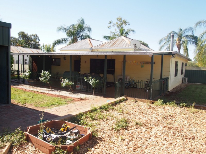 2 Mahonga St, Condobolin NSW 2877