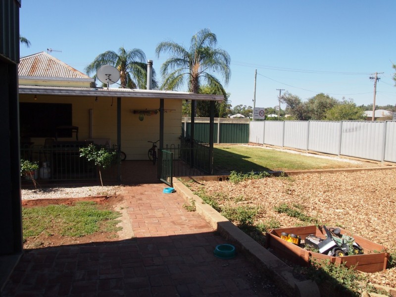 2 Mahonga St, Condobolin NSW 2877