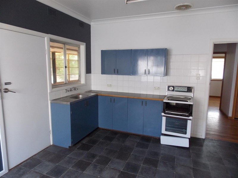 26 Forbes Road, Parkes NSW 2870