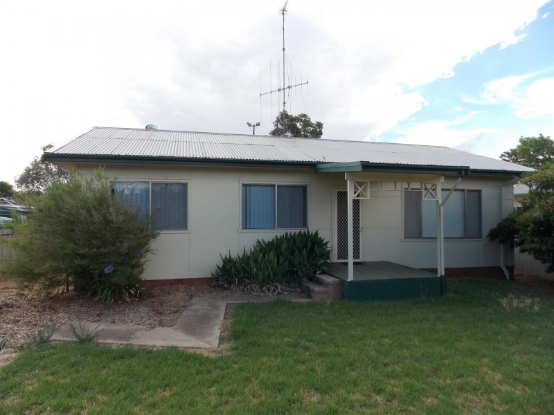 28 Forbes Road, Parkes NSW 2870