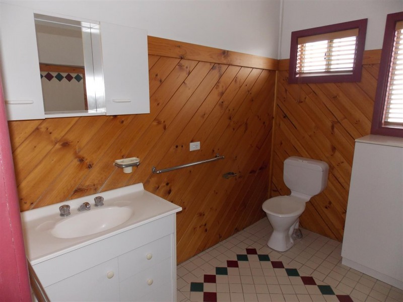 28 Forbes Road, Parkes NSW 2870