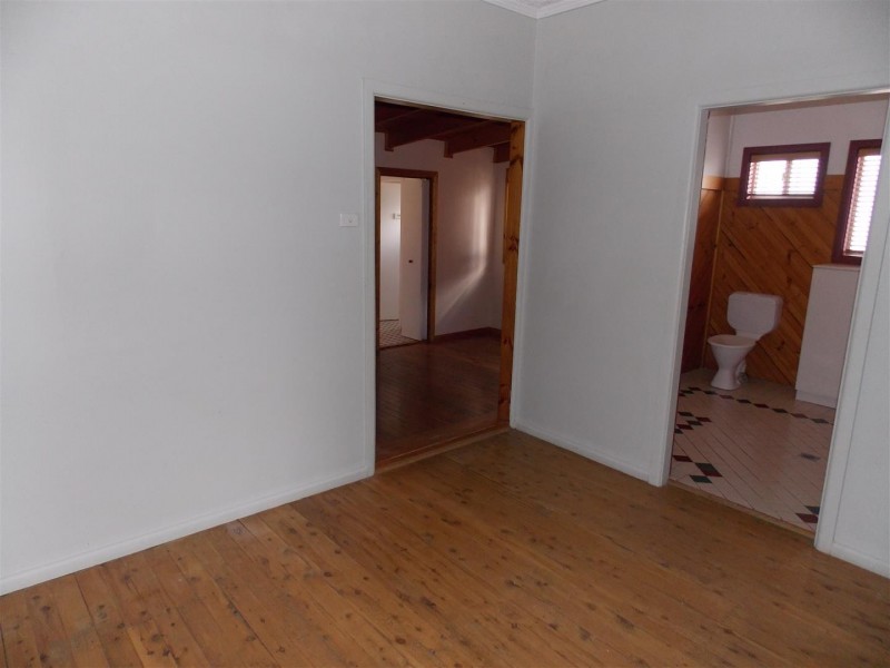 28 Forbes Road, Parkes NSW 2870