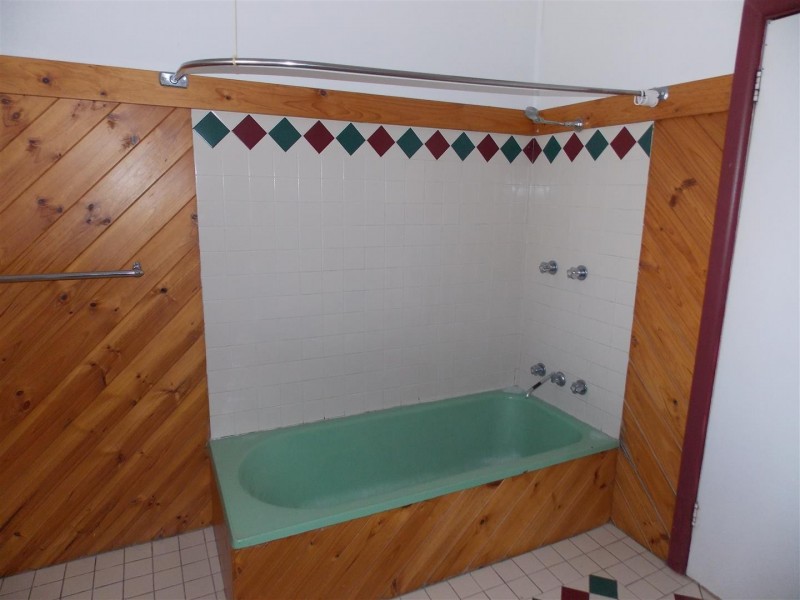 28 Forbes Road, Parkes NSW 2870