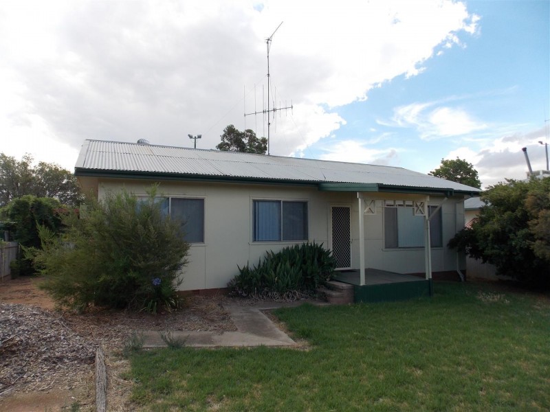 28 Forbes Road, Parkes NSW 2870
