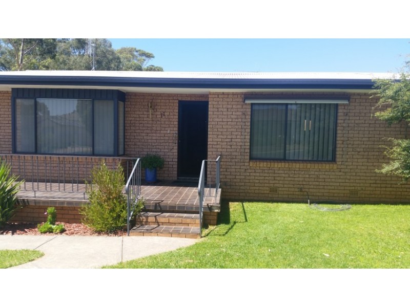 11 Hodges Street, Parkes NSW 2870