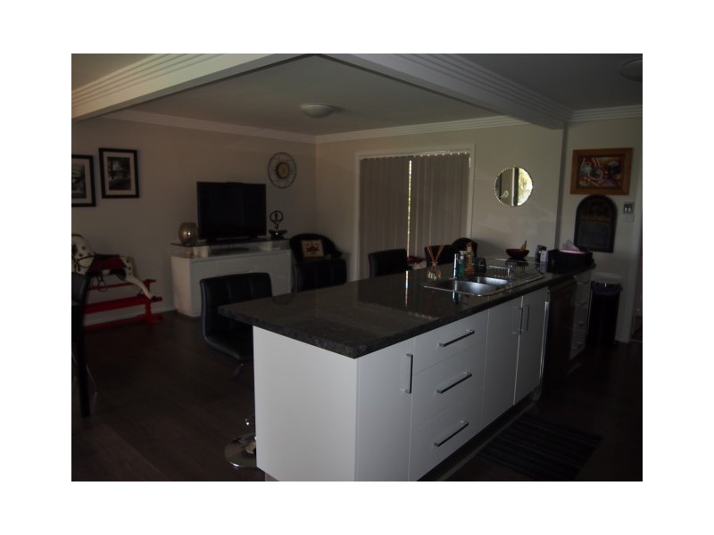 11 Hodges Street, Parkes NSW 2870