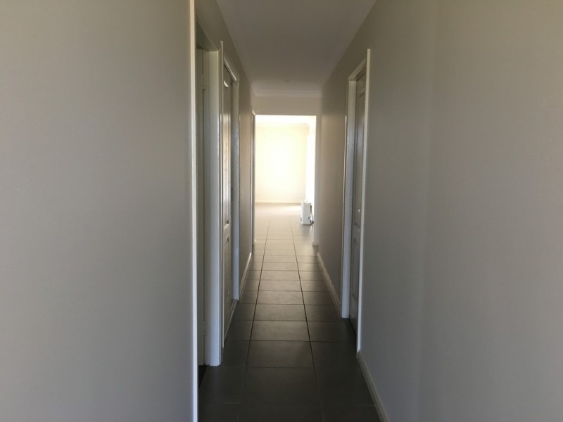 16 Warragrah Place, Parkes NSW 2870