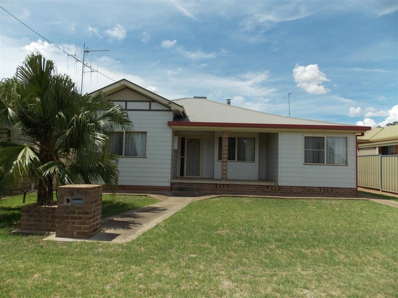 28 May Street, Parkes NSW 2870