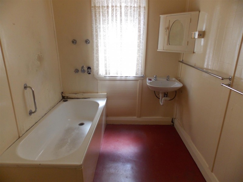 28 May Street, Parkes NSW 2870