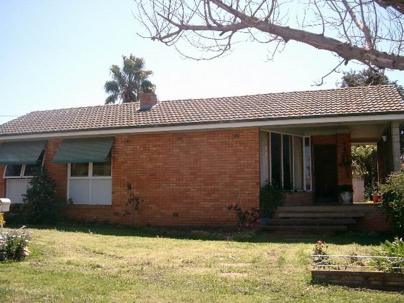 4 Captain Wilson Avenue, Parkes NSW 2870