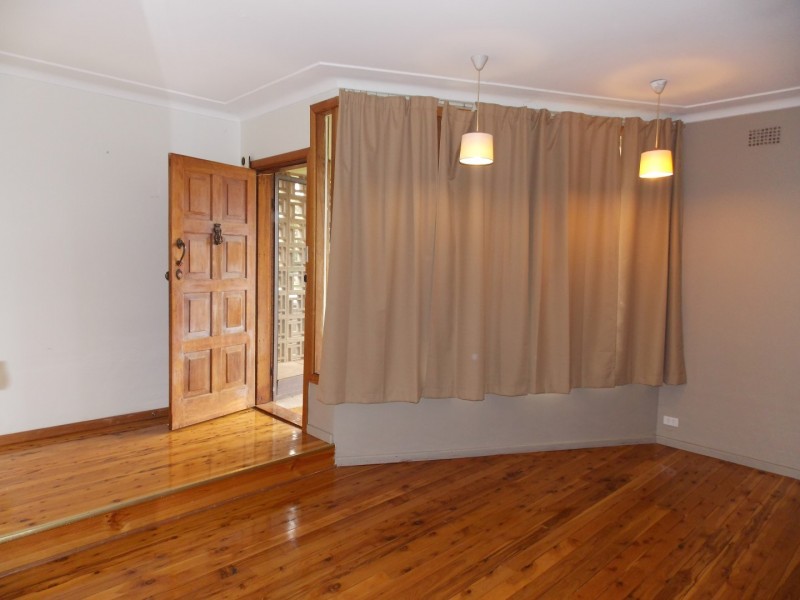4 Captain Wilson Avenue, Parkes NSW 2870