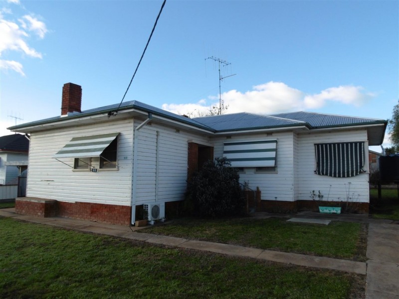 69 Boori Street, Peak Hill NSW 2869