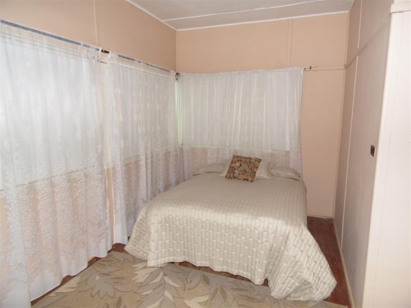 69 Boori Street, Peak Hill NSW 2869