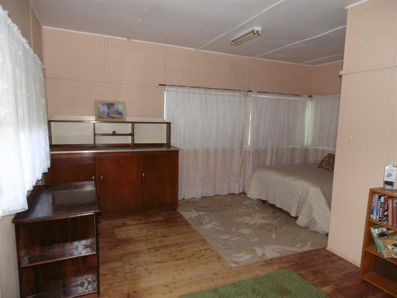 69 Boori Street, Peak Hill NSW 2869