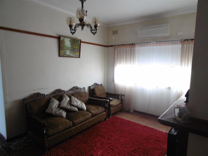 69 Boori Street, Peak Hill NSW 2869