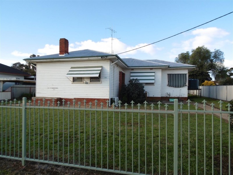 69 Boori Street, Peak Hill NSW 2869