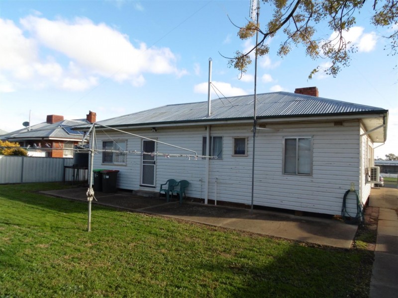 69 Boori Street, Peak Hill NSW 2869