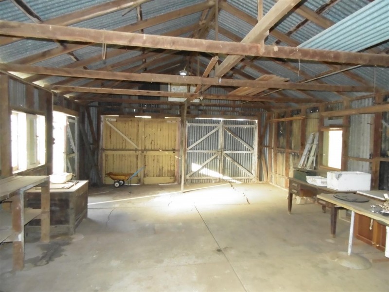 69 Boori Street, Peak Hill NSW 2869