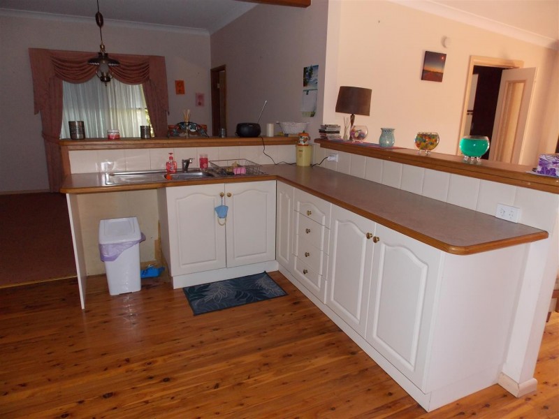 6 Dugga Street, Peak Hill NSW 2869