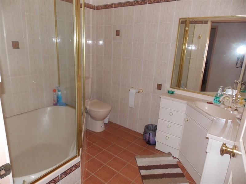 6 Dugga Street, Peak Hill NSW 2869