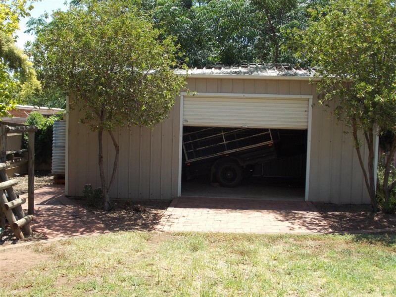 6 Dugga Street, Peak Hill NSW 2869