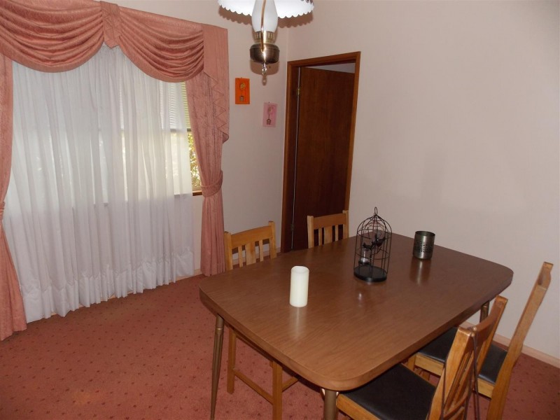 6 Dugga Street, Peak Hill NSW 2869