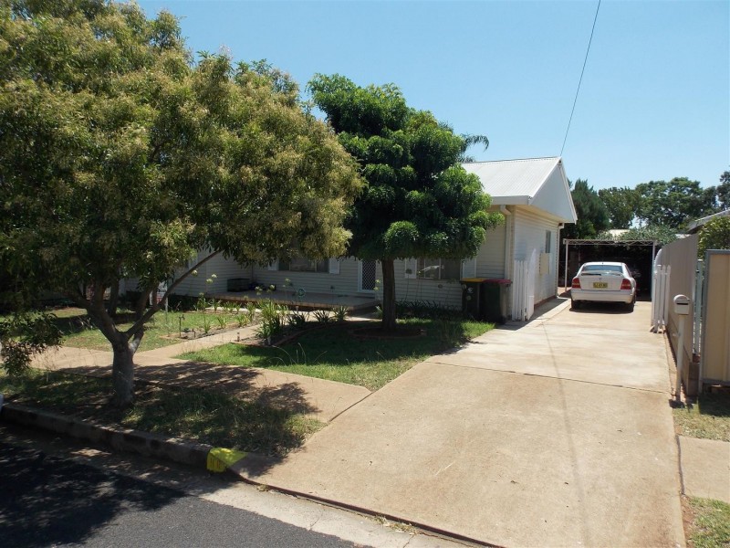 6 Dugga Street, Peak Hill NSW 2869
