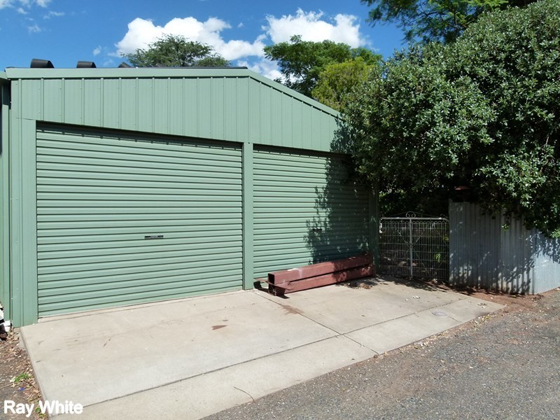 9 Clement Street, Forbes NSW 2871