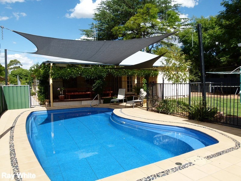 9 Clement Street, Forbes NSW 2871
